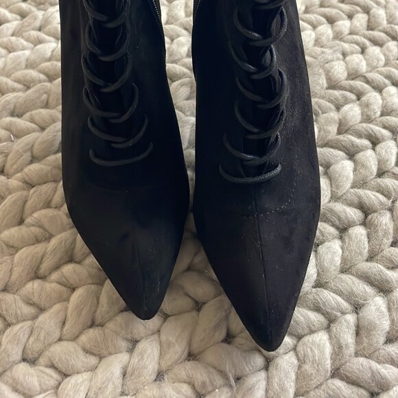 Billini Black Lace-Up Pointed Toe Heeled Ankle Boots Booties Size 6 - Picture 4 of 6